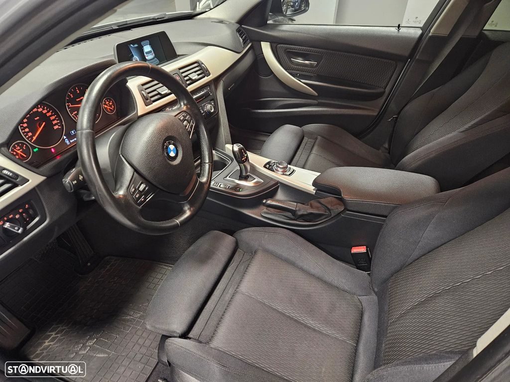 BMW 318 d Aut. — 3