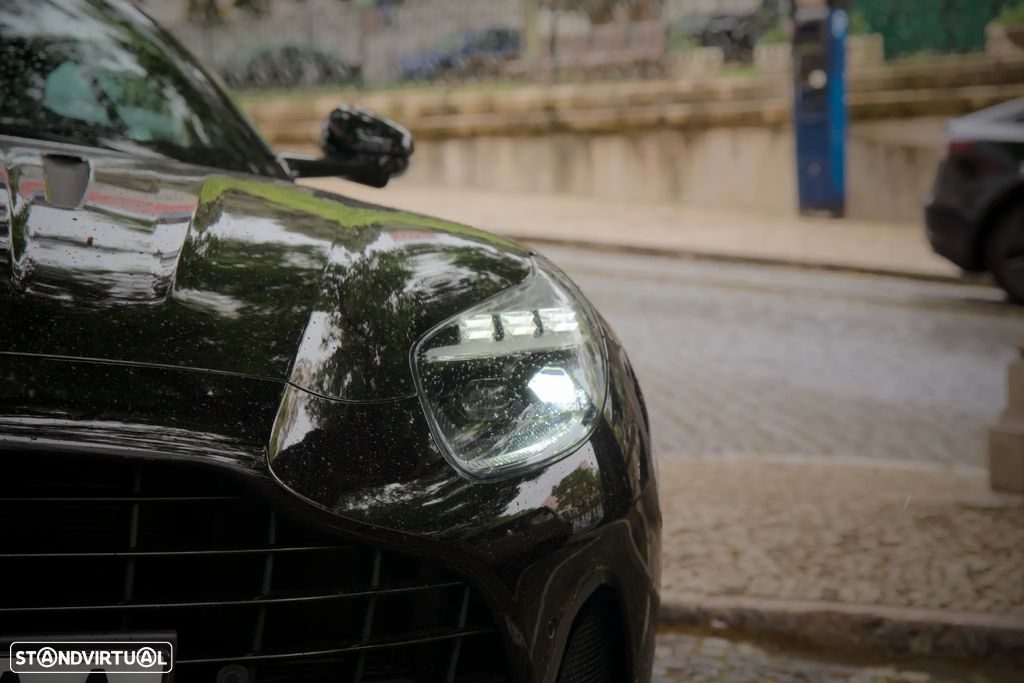 Aston Martin DB12 Coupé V8 — 2