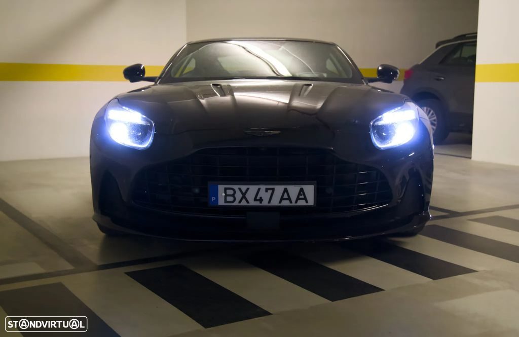 Aston Martin DB12 Coupé V8 — 6