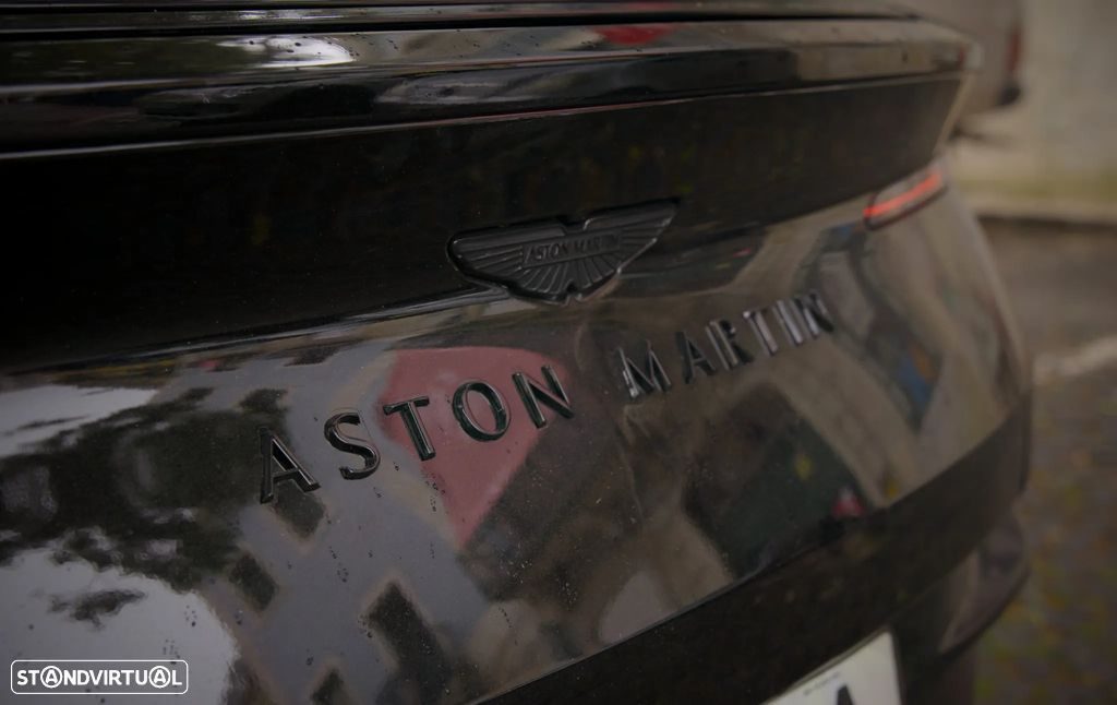 Aston Martin DB12 Coupé V8 — 5