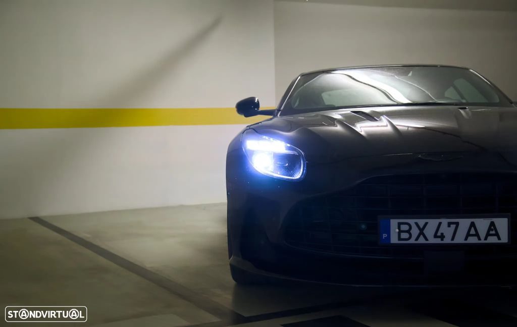 Aston Martin DB12 Coupé V8 — 13