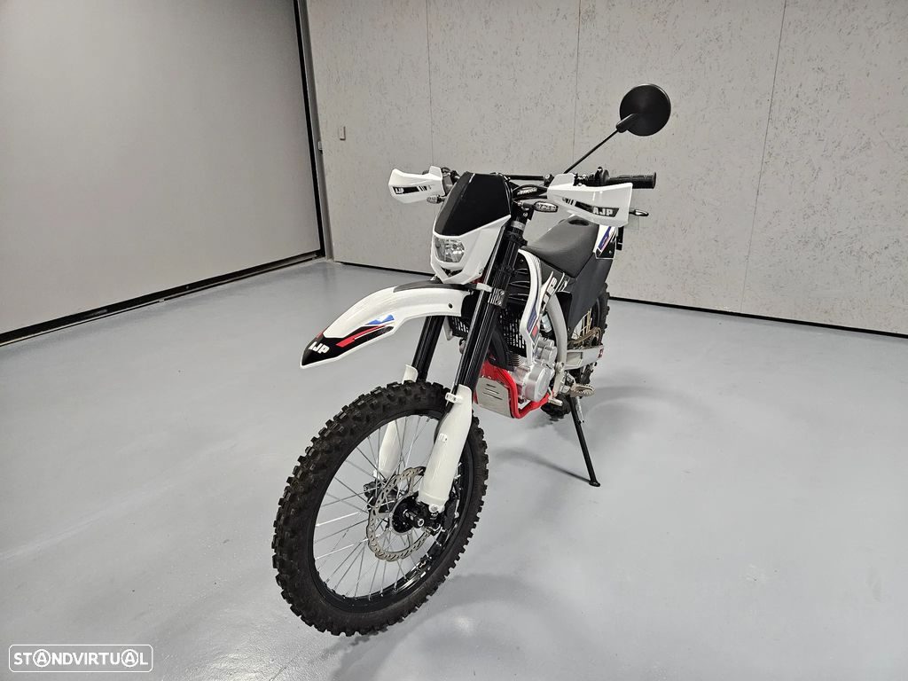 AJP 125 SPR Enduro — 6