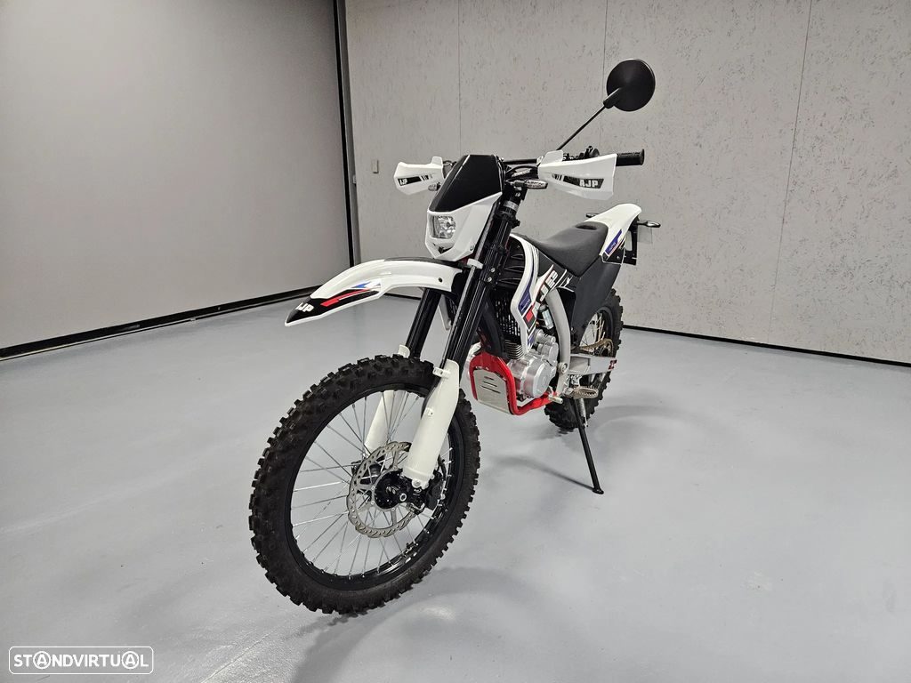 AJP 125 SPR Enduro — 3