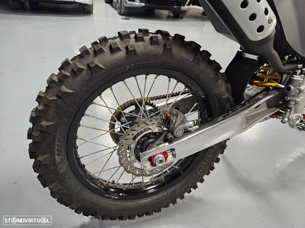 AJP 125 SPR Enduro — 12