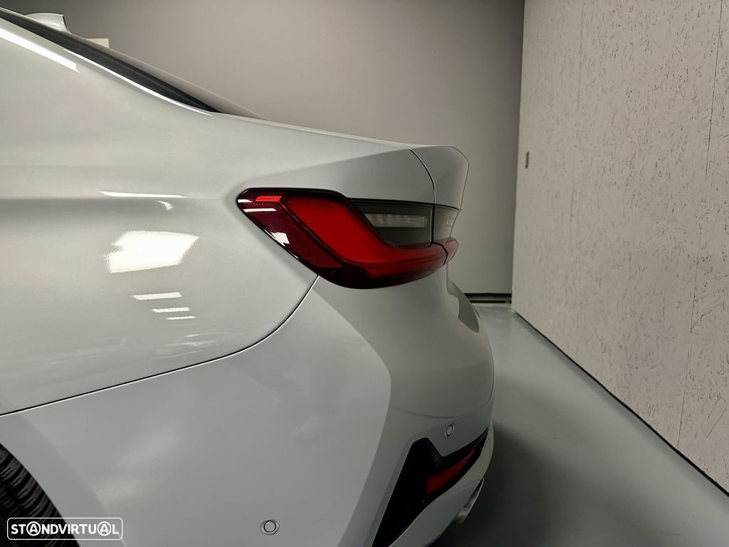 BMW 330 e Aut. Sport Line — 7