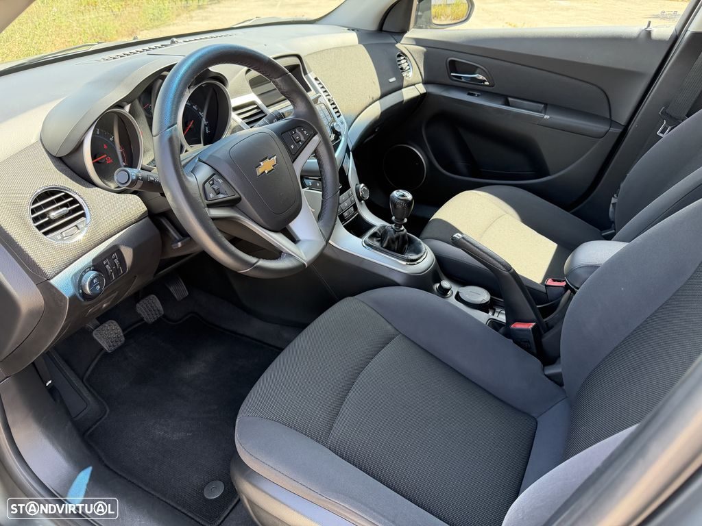 Chevrolet Cruze 1.6 LT — 9