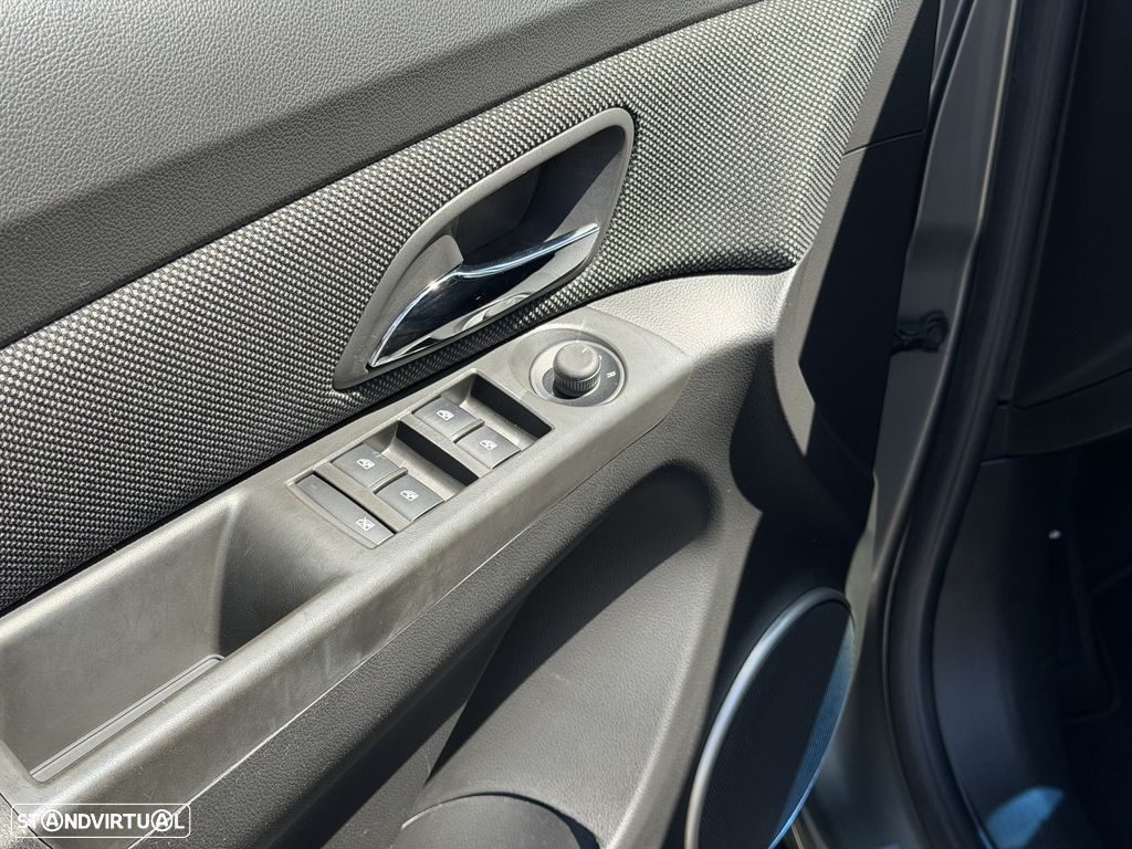 Chevrolet Cruze 1.6 LT — 10