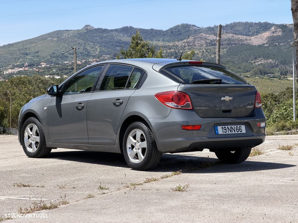 Chevrolet Cruze 1.6 LT — 14