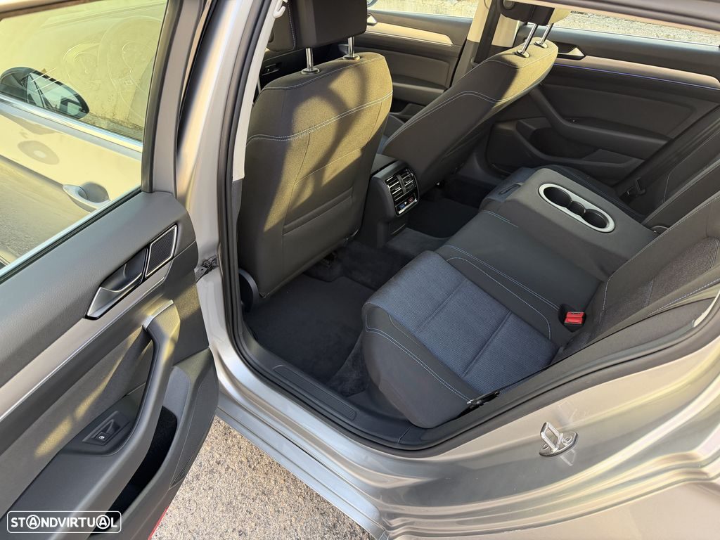 VW Passat Variant — 10