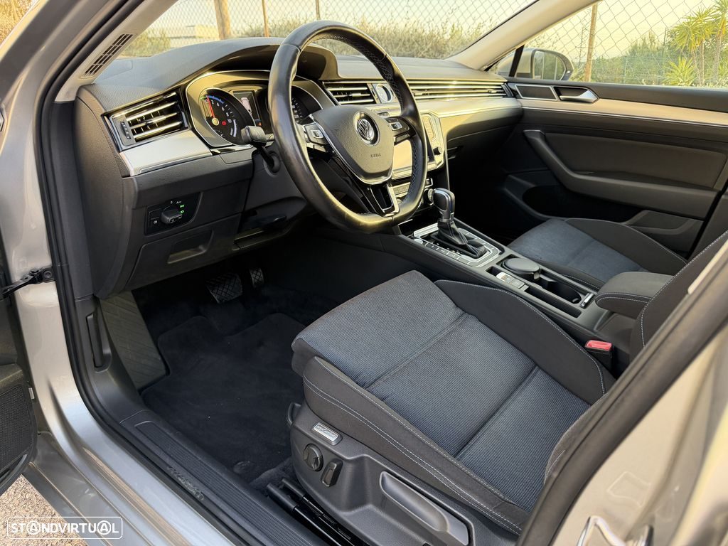 VW Passat Variant — 12