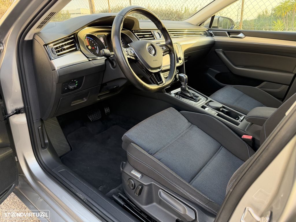 VW Passat Variant — 13