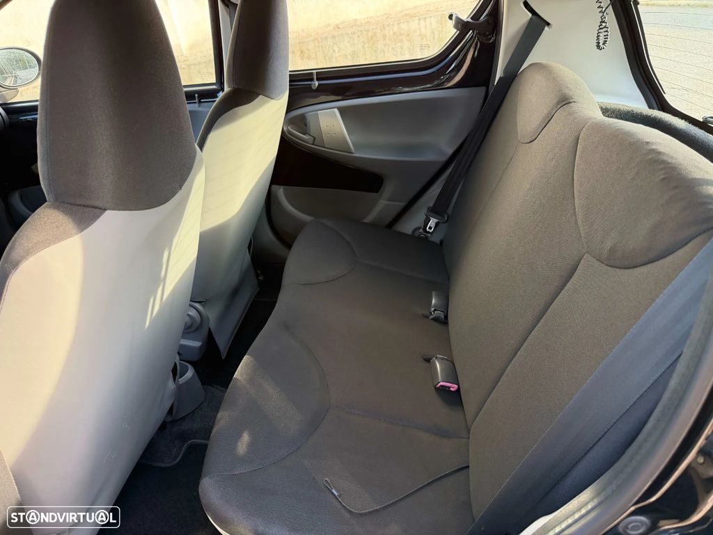 Toyota Aygo 1.0 Power Pack+AC — 12