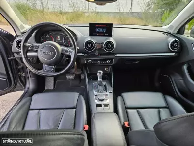 Audi A3 Limousine 1.6 TDI Limousine(clean diesel) S tronic S line Sport Pack 2015 (12/15)