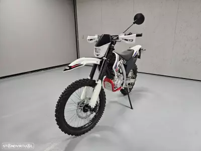 AJP 125 SPR Enduro 2024 (3/13)